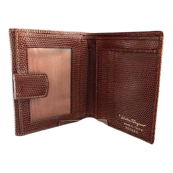 SALVATORE FERRAGAMO Wallet Pre Owned Leather Authentic in VERY GOOD CONDITION - Picture 4 of 6